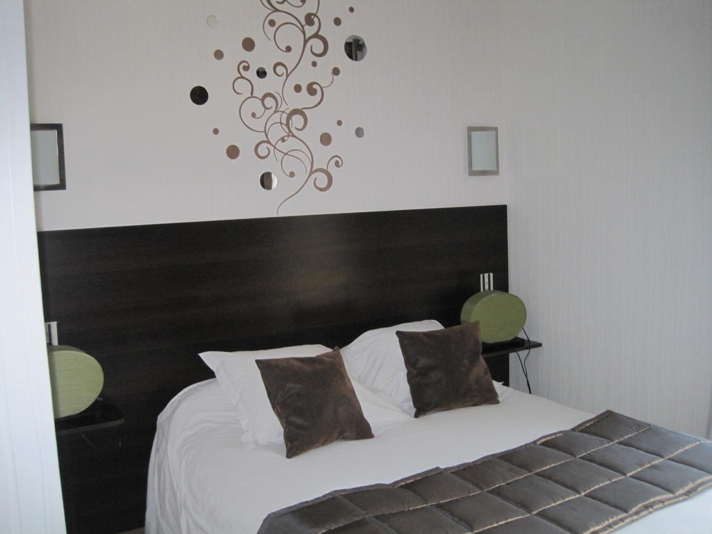 Hotel Restaurant Rive Gauche Bessines-sur-Gartempe Zimmer foto