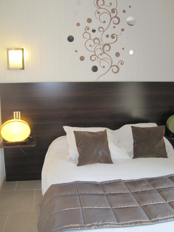 Hotel Restaurant Rive Gauche Bessines-sur-Gartempe Zimmer foto