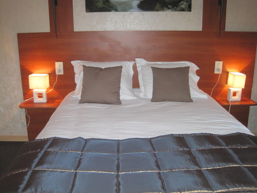 Hotel Restaurant Rive Gauche Bessines-sur-Gartempe Zimmer foto