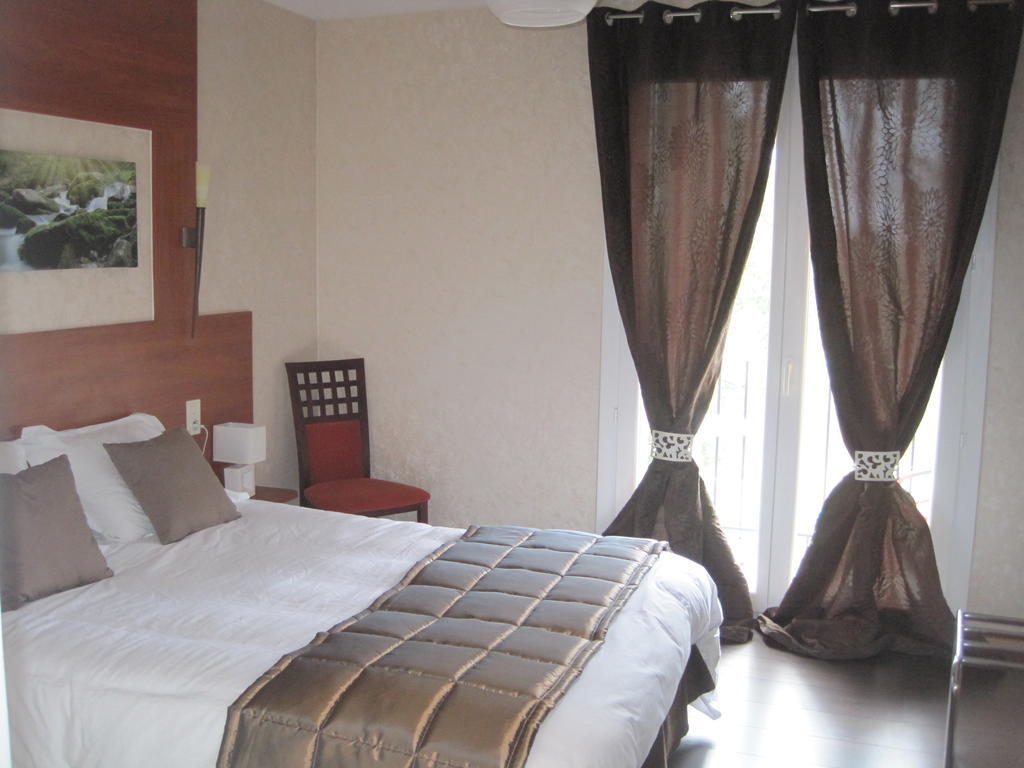 Hotel Restaurant Rive Gauche Bessines-sur-Gartempe Zimmer foto