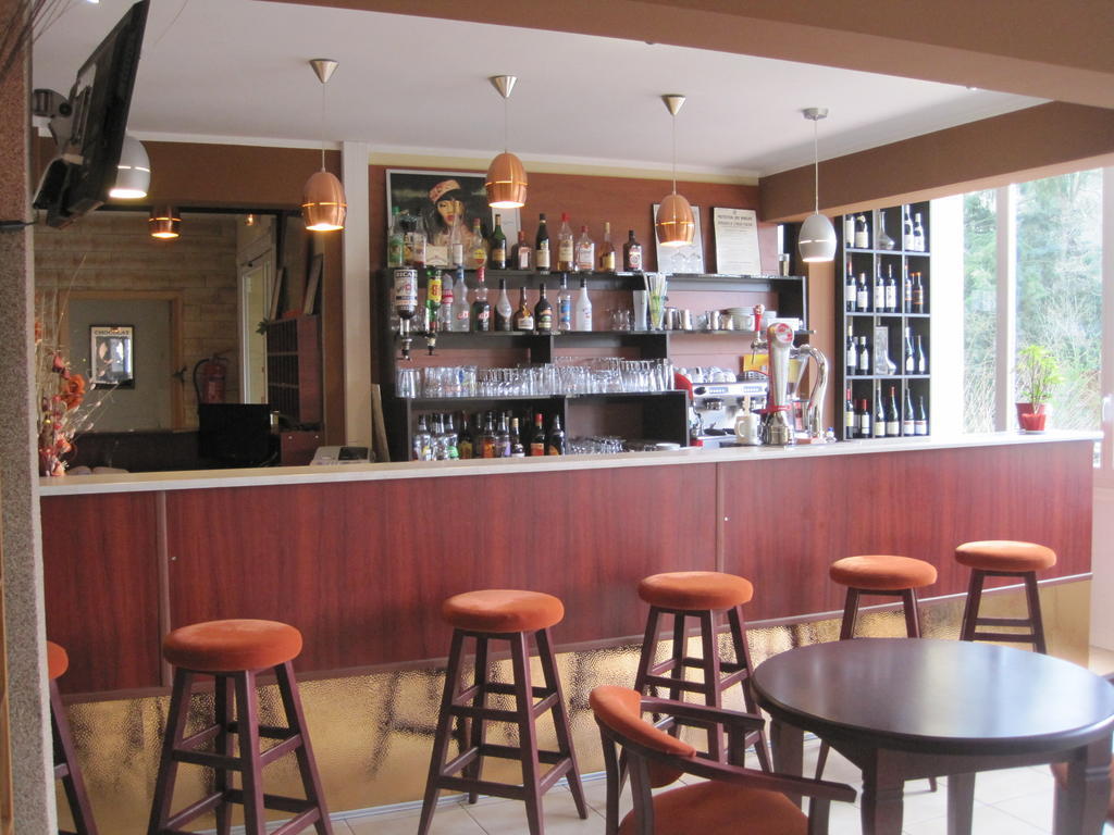 Hotel Restaurant Rive Gauche Bessines-sur-Gartempe Exterior foto